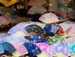 Fallen butterflies / Upadłe motyle (Japanese hand fan / Japoński wachlarz)