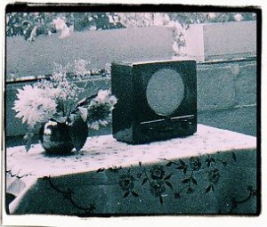 Radio, lata trzydzieste (fragment zdjęcia z epoki)