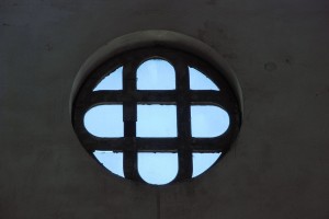 Okno (detal hali dawnej elektrowni)